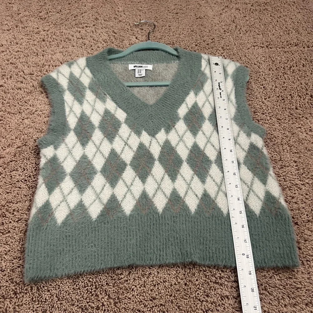 XS William Rast sweater vest argyle super soft green mint white pattern